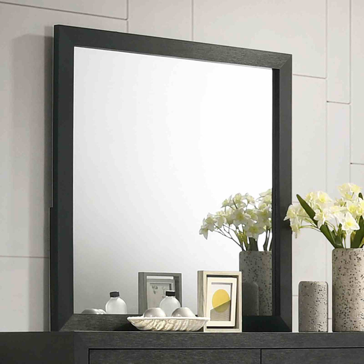 Latimer - Mirror, Black