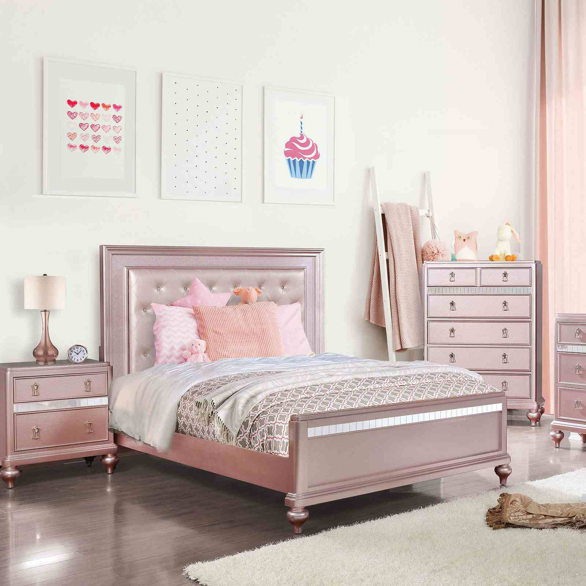 Ariston - Queen Bed