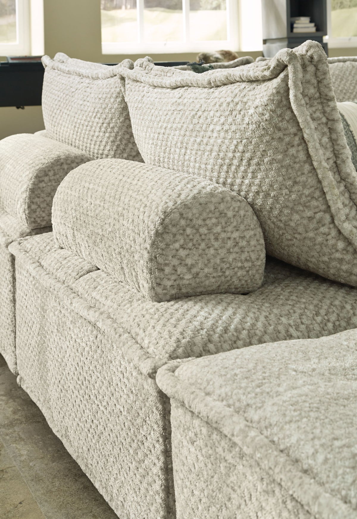 Bales - Accent Chair - R&R Furniture Gallery (Fountain Valley, CA)