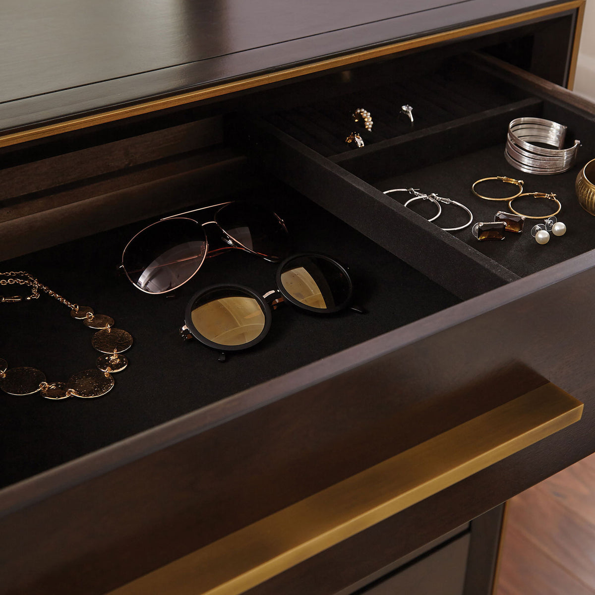 Prescott - 8 Drawer Dresser