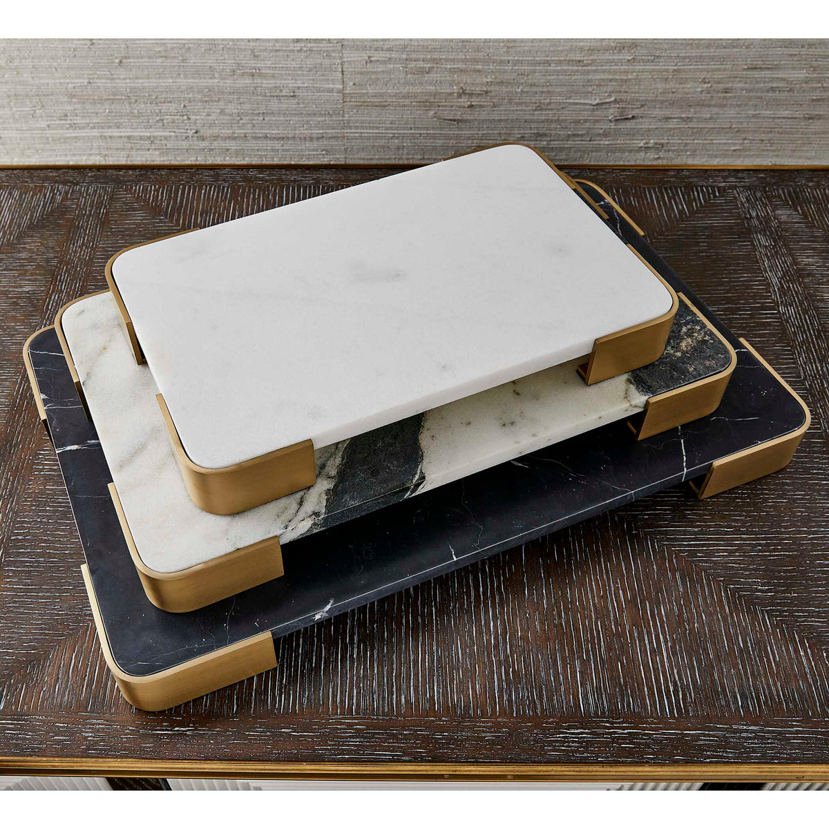 Elevated - Medium Tray/Plateau - Panda Marble
