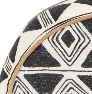 Nubia - 22" x 22" Pillow - Black / White