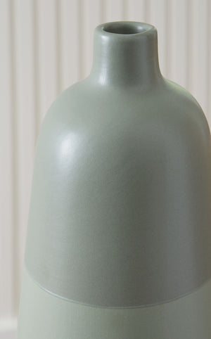 Peerland - Vase - R&R Furniture Gallery (Fountain Valley, CA)