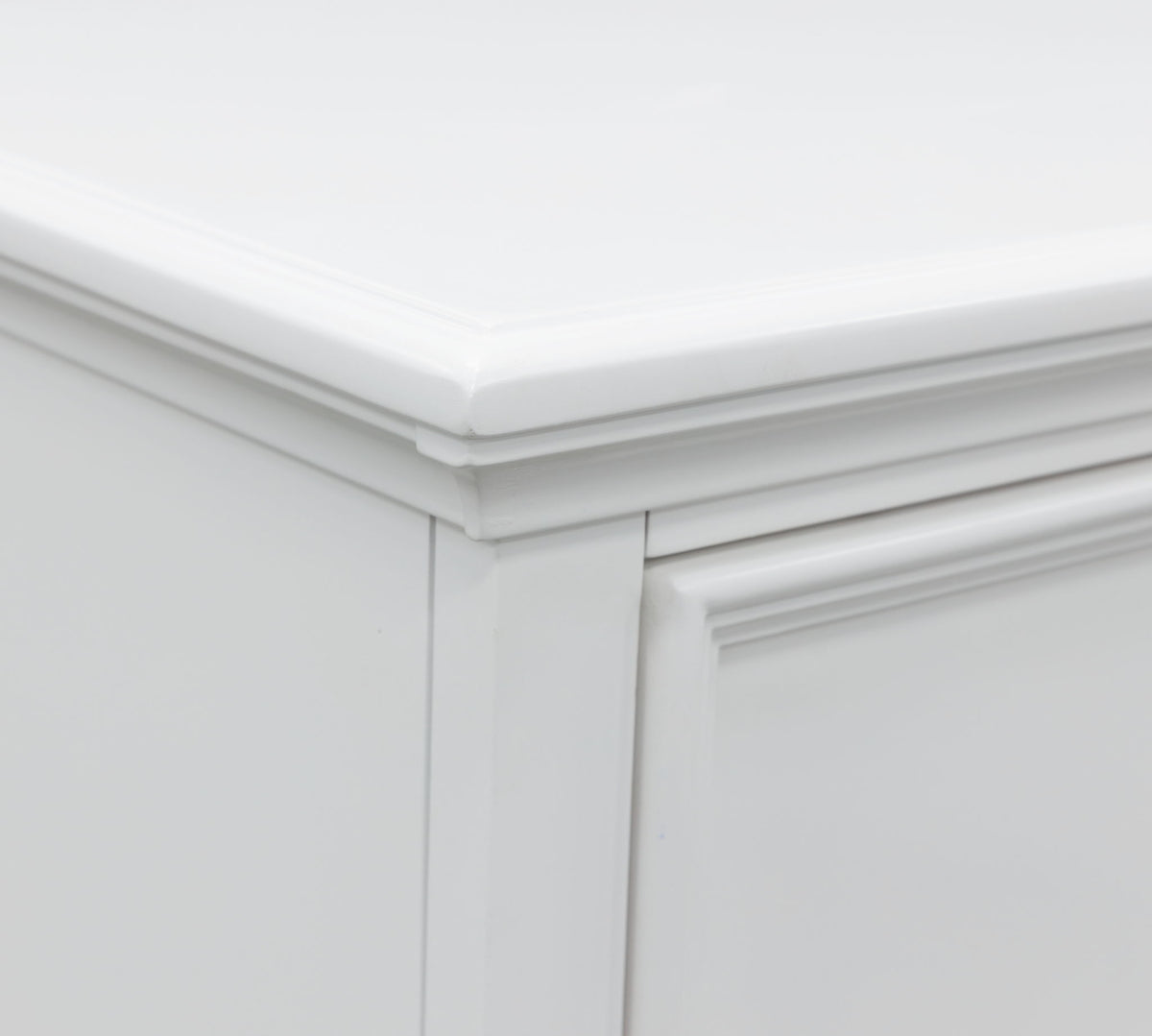 Fortman - Five Drawer Chest - White - R&R Furniture Gallery (Fountain Valley, CA)