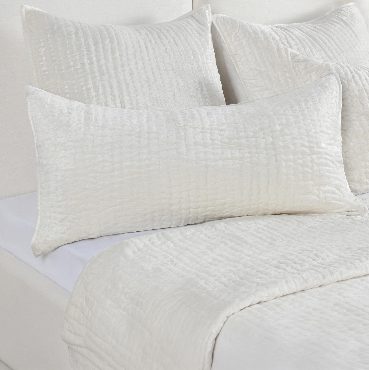 Bari - Velvet Quilt - Cloud