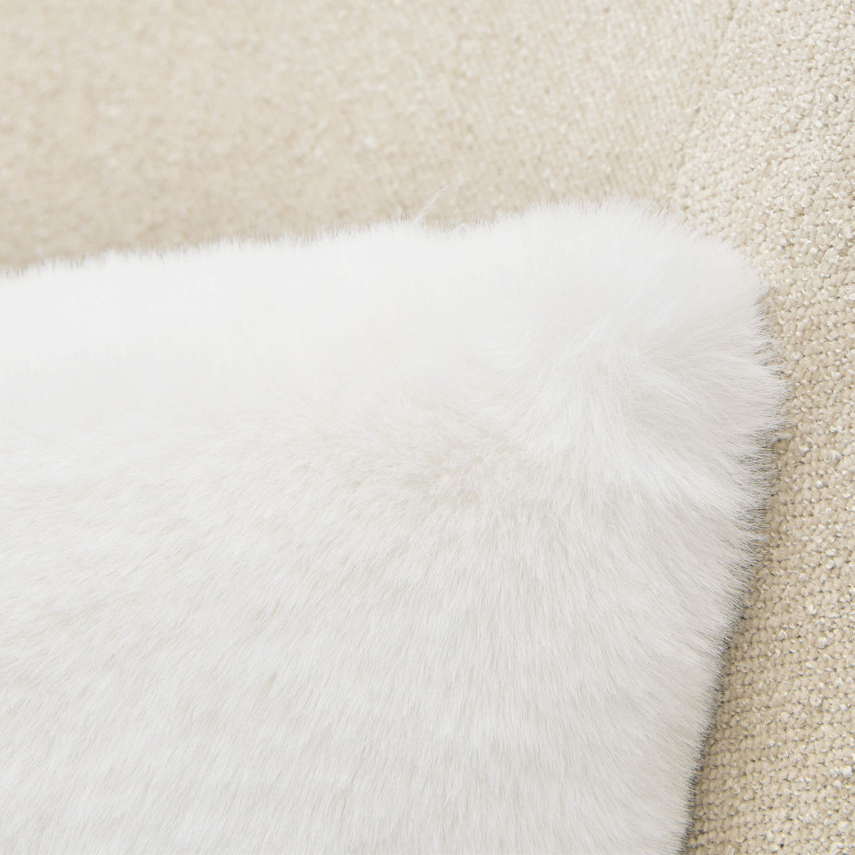 La Marisia - Chenille Chaise - Tranquil / Light Champagne - R&R Furniture Gallery (Fountain Valley, CA)
