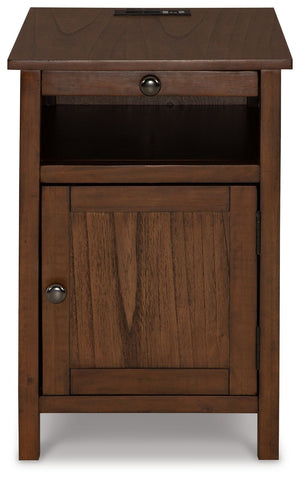 Treytown - Chair Side End Table - R&R Furniture Gallery (Fountain Valley, CA)