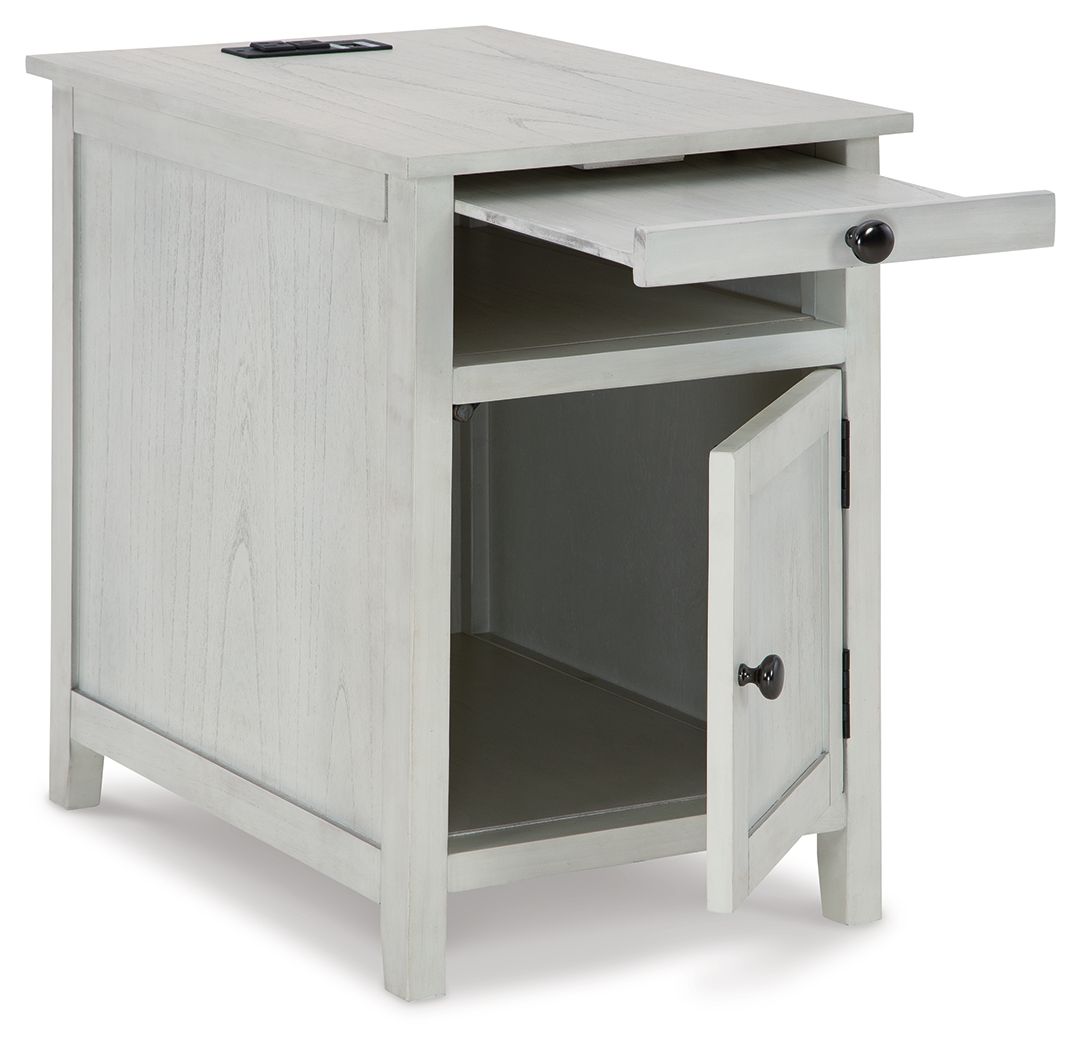 Treytown - Chair Side End Table - R&R Furniture Gallery (Fountain Valley, CA)