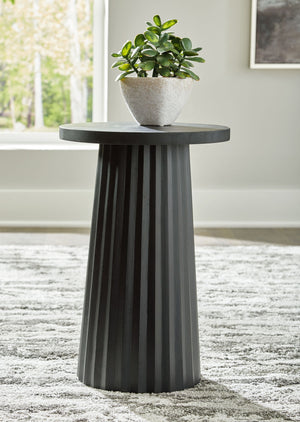 Ceilby - Accent Table - R&R Furniture Gallery (Fountain Valley, CA)