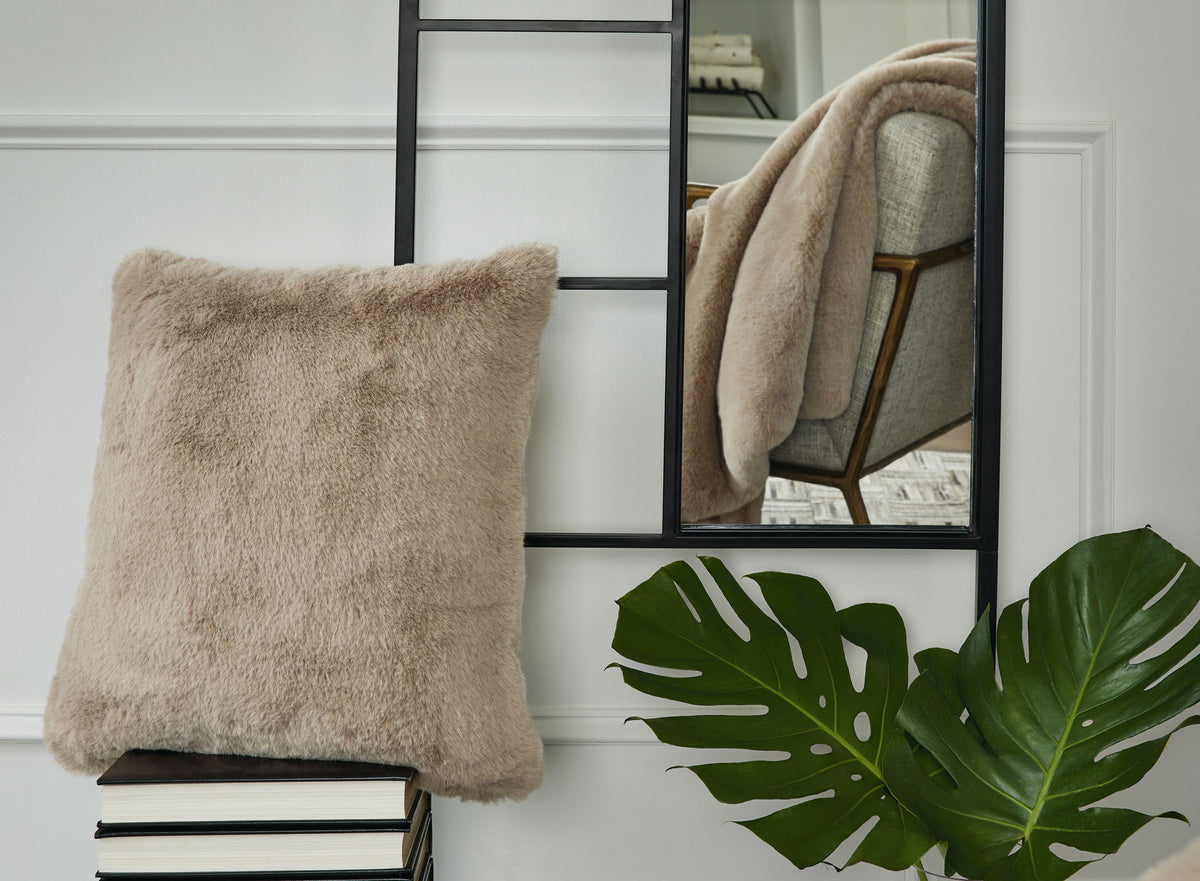 Gariland - Faux Fur Pillow - R&R Furniture Gallery (Fountain Valley, CA)