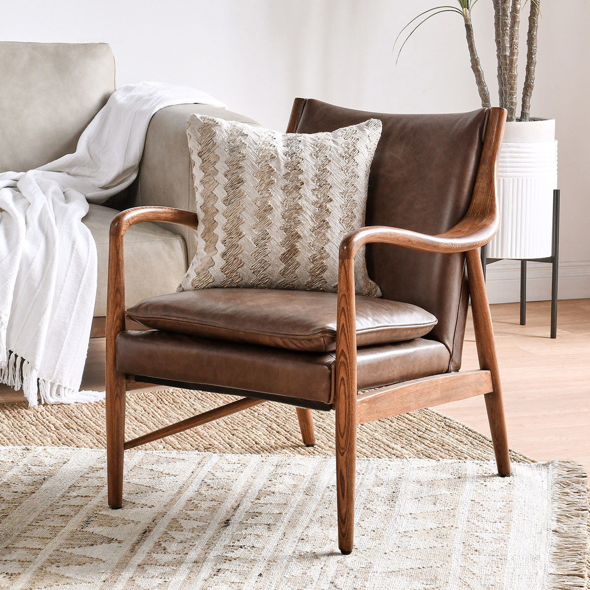 Kiannah - Club Chair - R&R Furniture Gallery (Fountain Valley, CA)