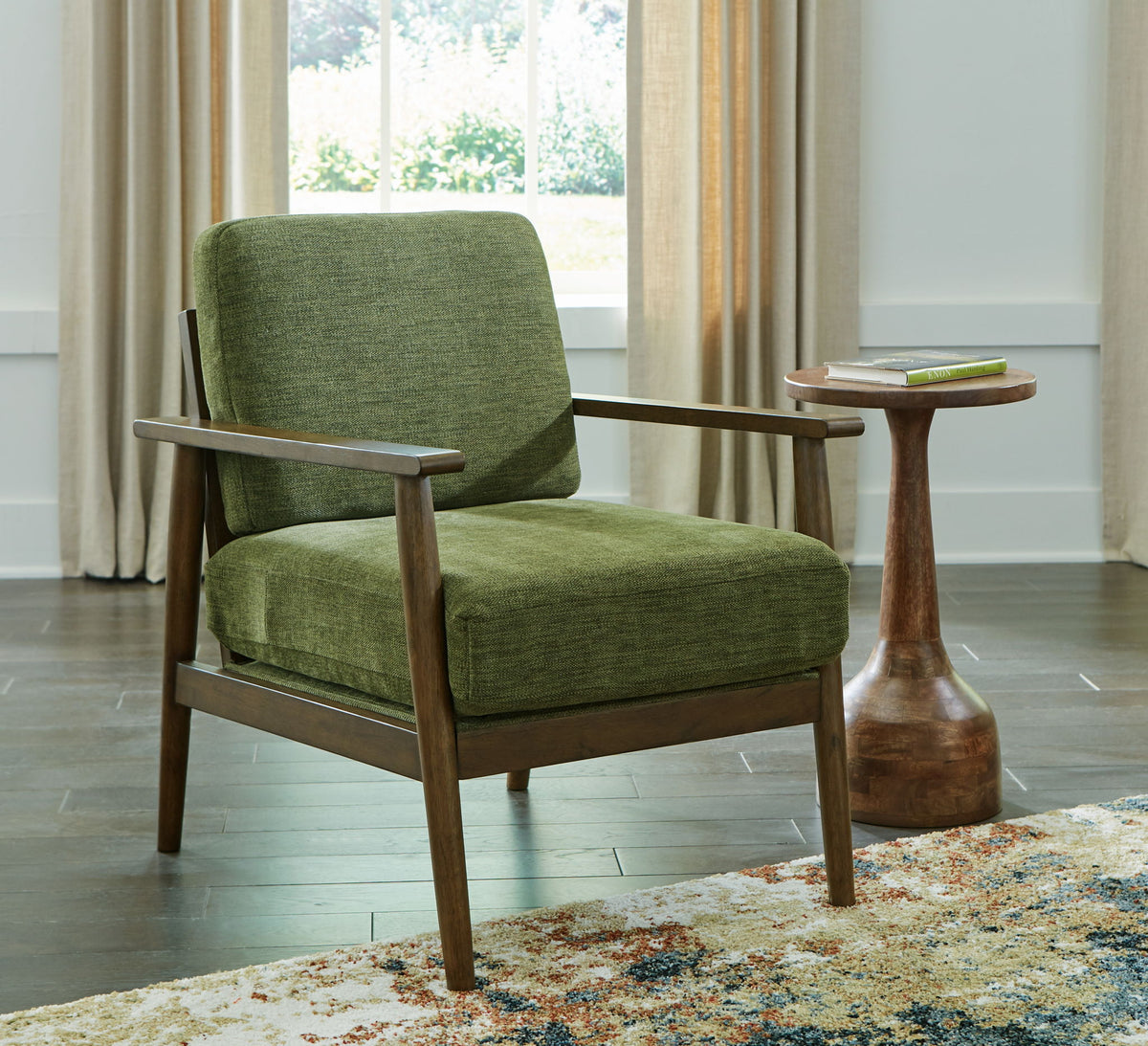 Bixler - Showood Accent Chair - R&R Furniture Gallery (Fountain Valley, CA)