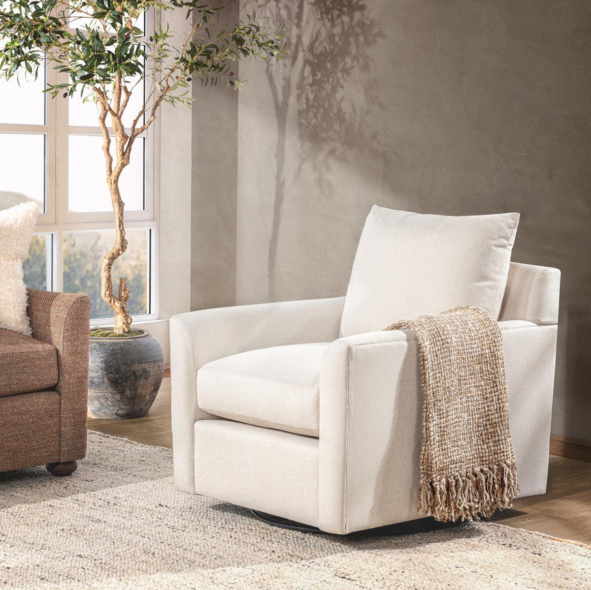 Olivia - Swivel Chair - R&R Furniture Gallery (Fountain Valley, CA)