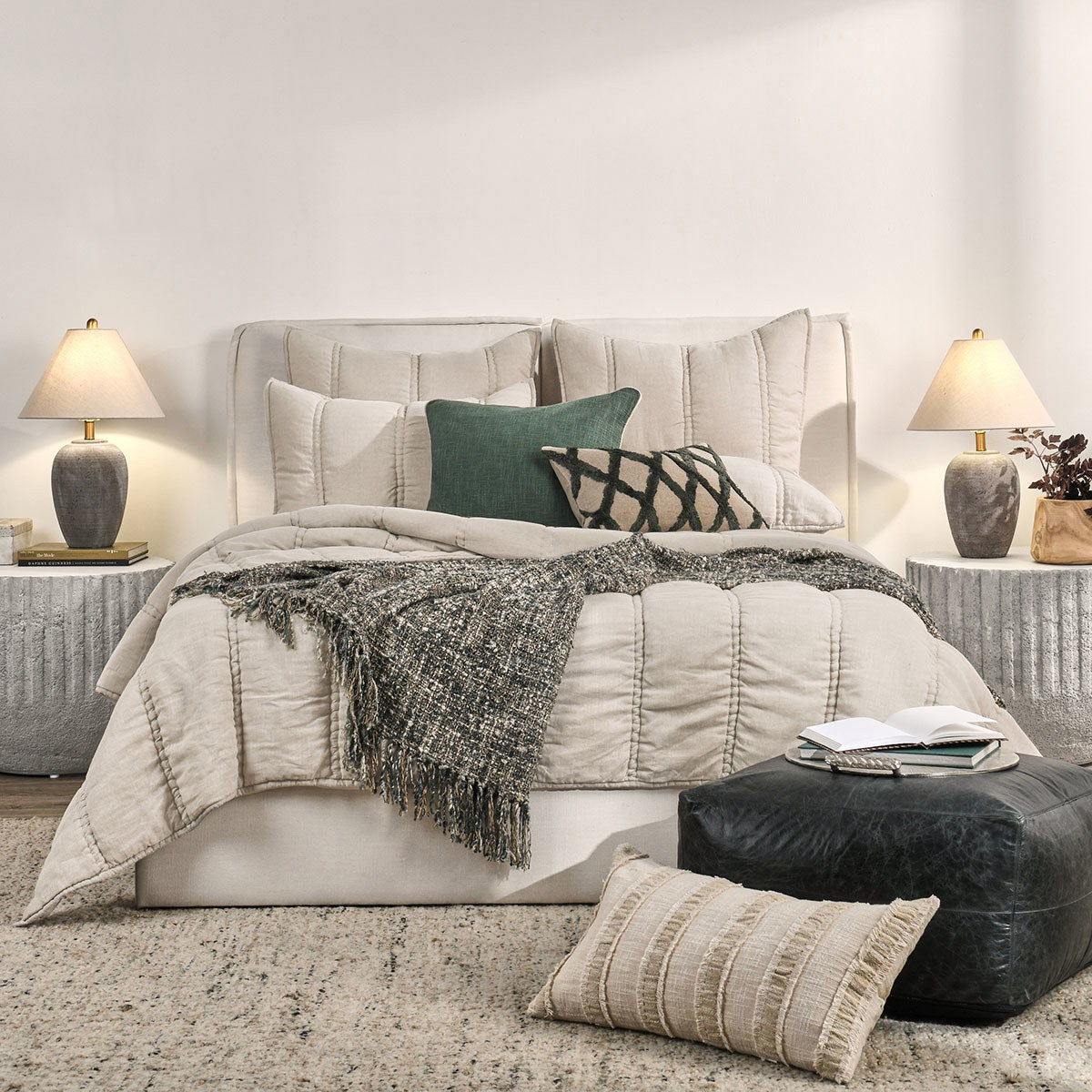 Rowen - Quilt - R&R Furniture Gallery (Fountain Valley, CA)