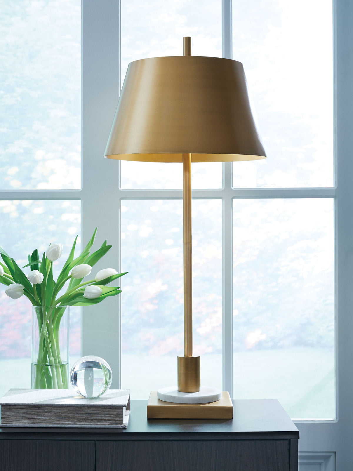 Fritzburn - Metal Table Lamp - Gold Finish / White - R&R Furniture Gallery (Fountain Valley, CA)