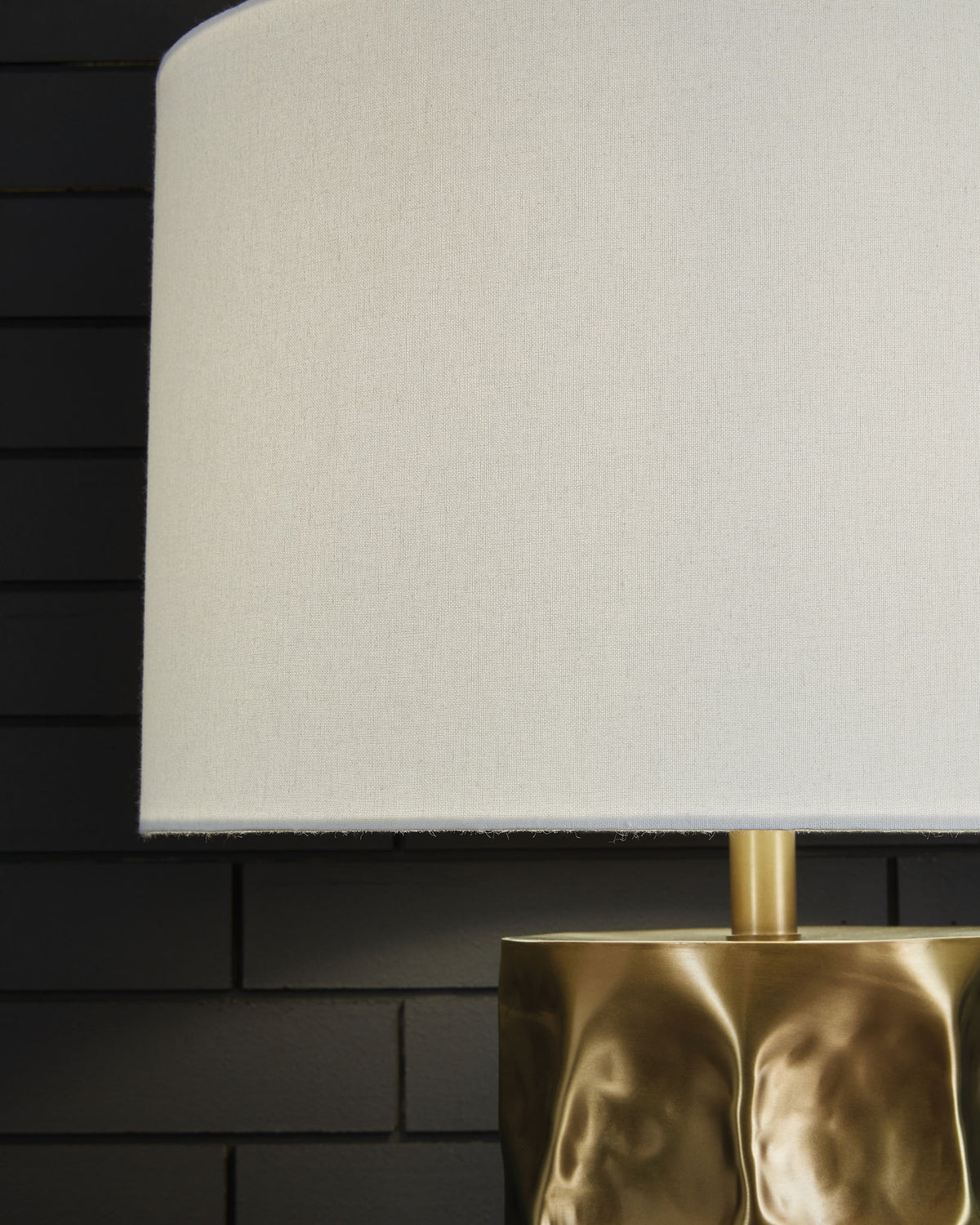 Marshawn - Metal Table Lamp - Gold Finish - R&R Furniture Gallery (Fountain Valley, CA)