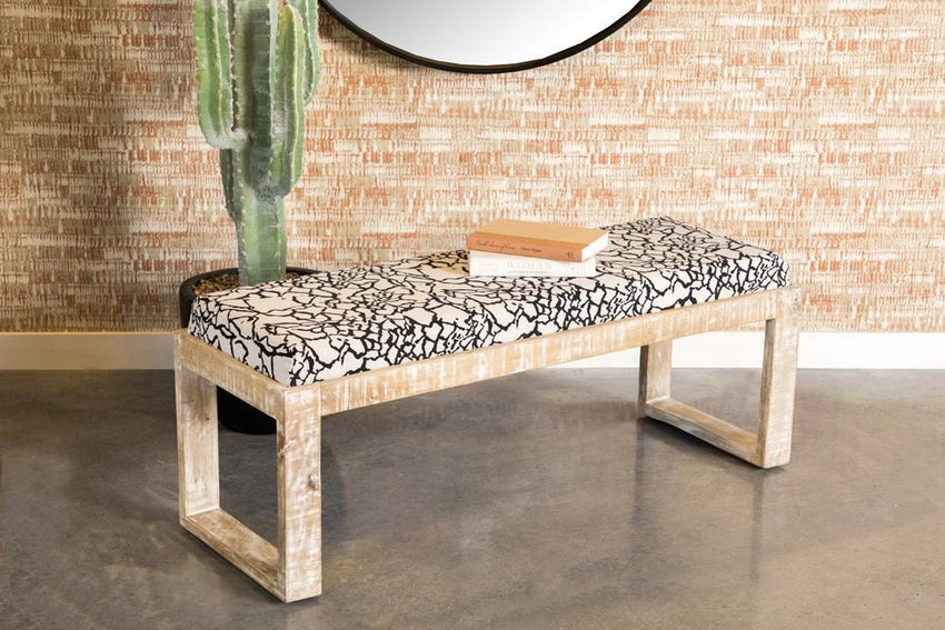 Entryway & Décor