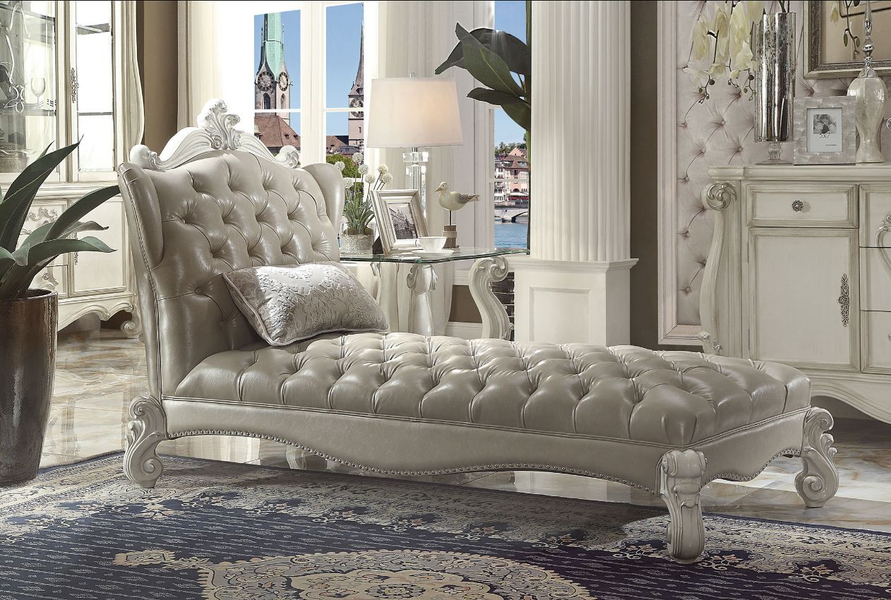 Living Room > Chaises