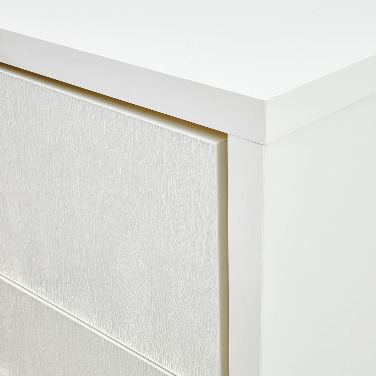 Palm Gate - 6-Drawer Chest - Cloud White - R&R Furniture Gallery (Fountain Valley, CA)