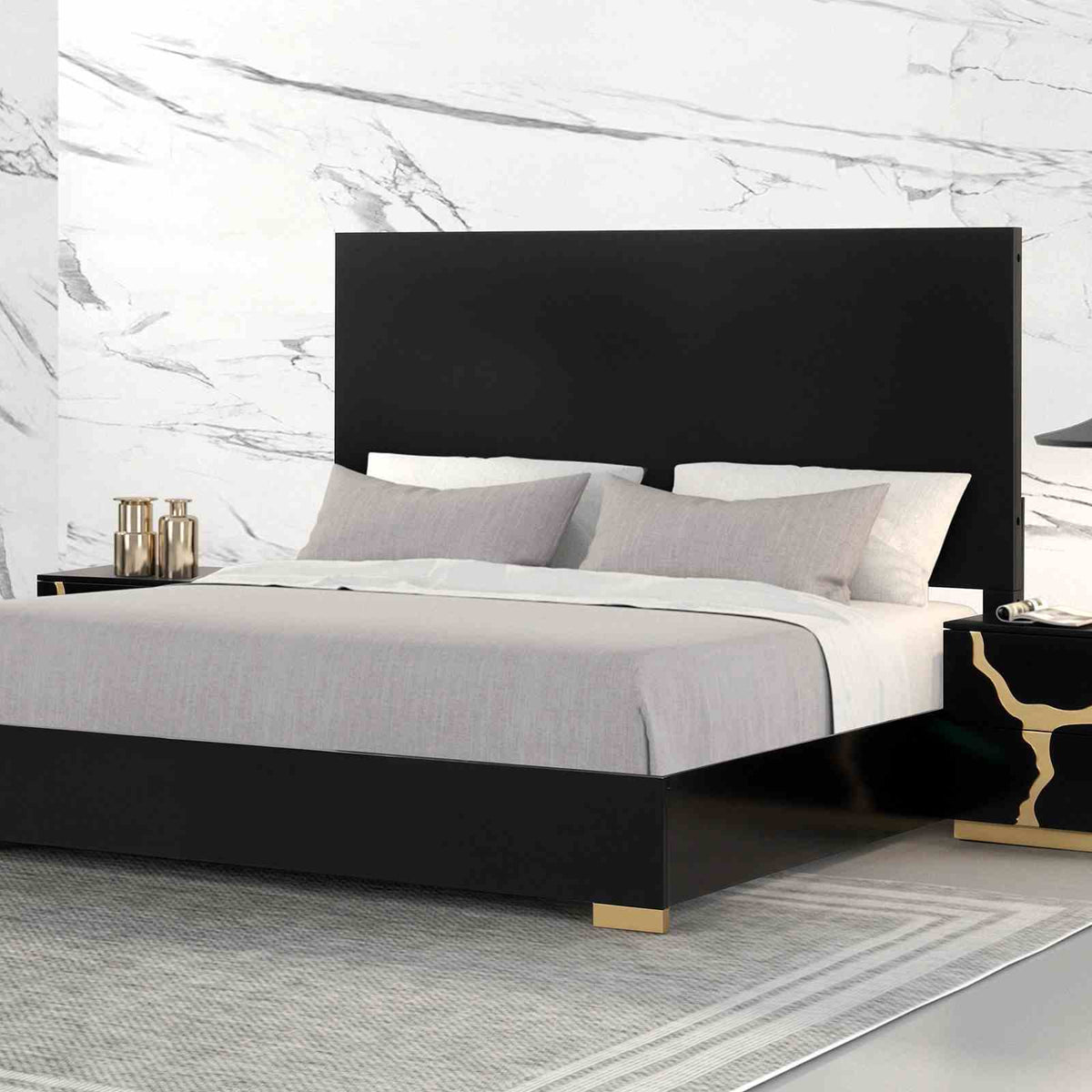 Goldsberg - E.King Panel Bed, Black