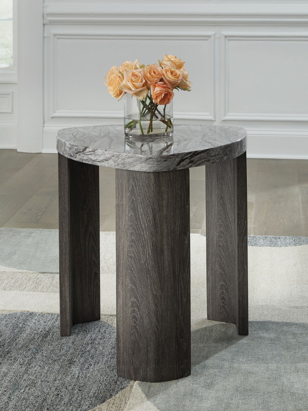 Surmour - Triangle End Table - Gray / Brown - R&R Furniture Gallery (Fountain Valley, CA)