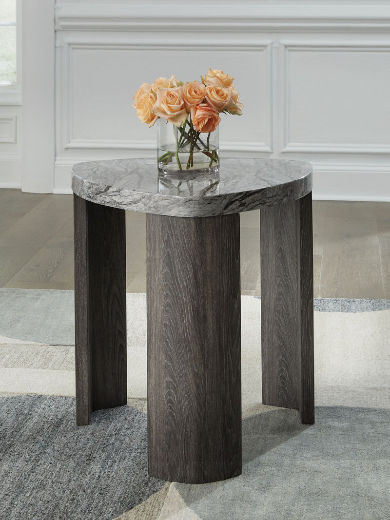 Surmour - Triangle End Table - Gray / Brown - R&R Furniture Gallery (Fountain Valley, CA)