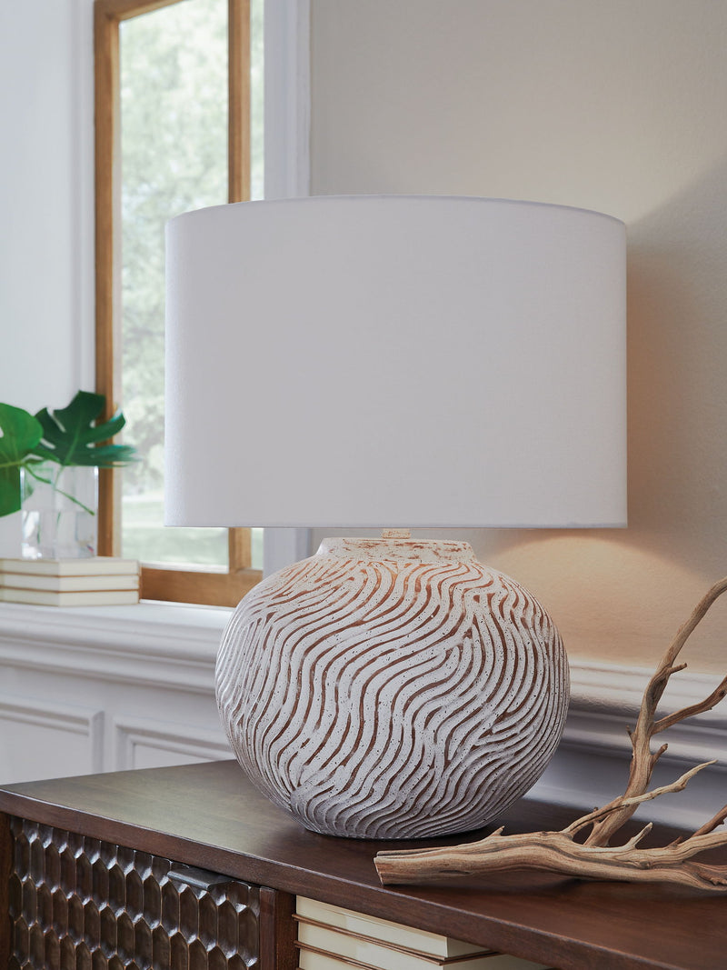 Vien - Terracotta Table Lamp - Distressed White - R&R Furniture Gallery (Fountain Valley, CA)