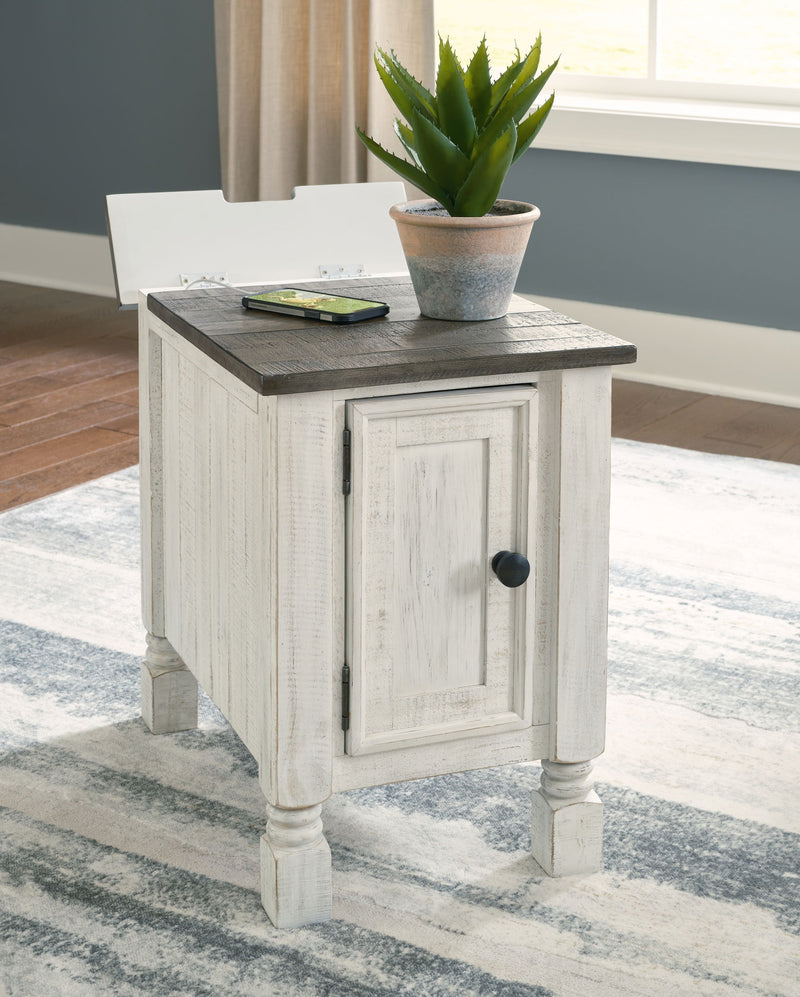 Havalance - Chair Side End Table - White / Gray - R&R Furniture Gallery (Fountain Valley, CA)