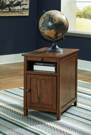 Treytown - Chair Side End Table - R&R Furniture Gallery (Fountain Valley, CA)