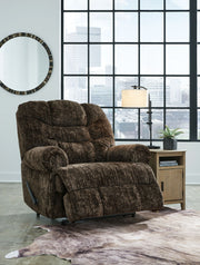 Movie Man - Zero Wall Recliner - R&R Furniture Gallery (Fountain Valley, CA)