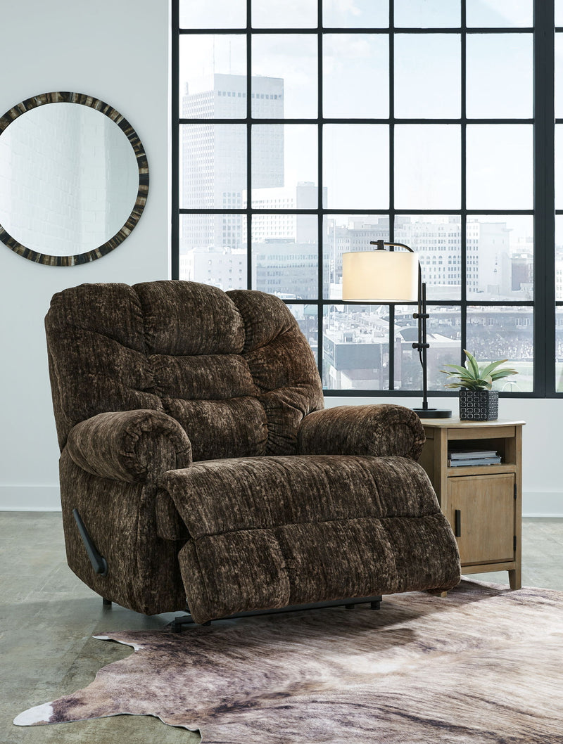 Movie Man - Zero Wall Recliner - R&R Furniture Gallery (Fountain Valley, CA)