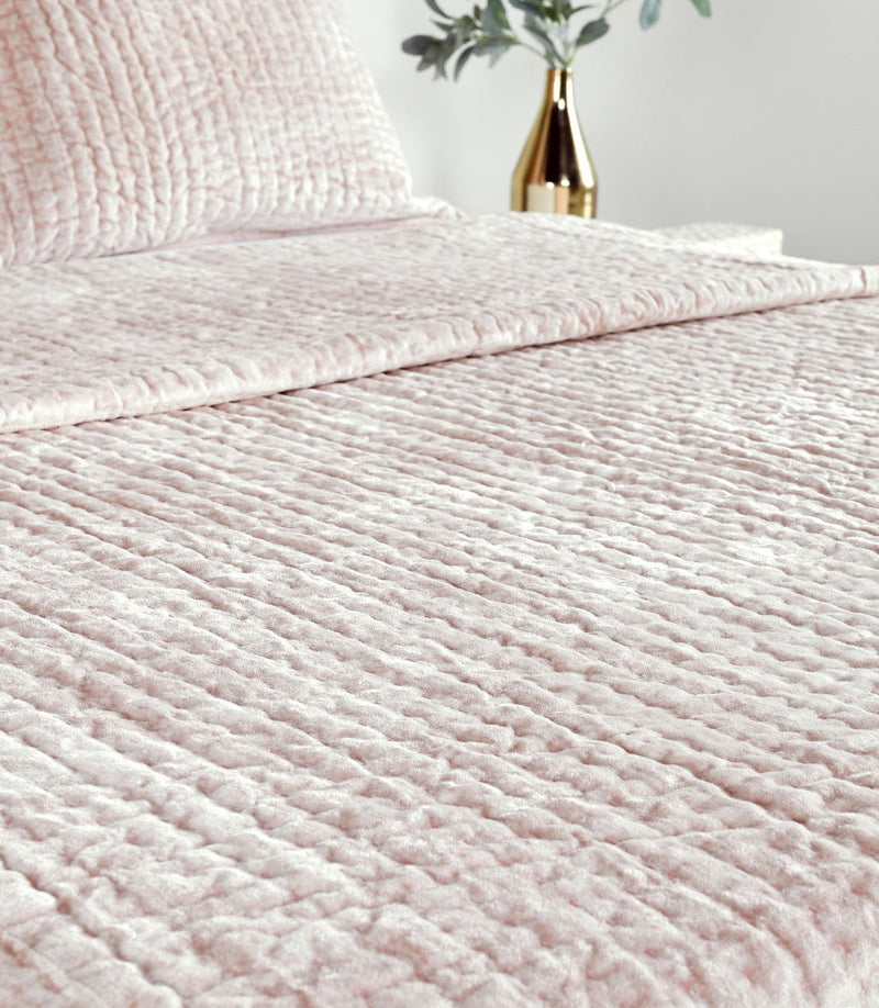 Bari - Velvet Quilt - R&R Furniture Gallery (Fountain Valley, CA)