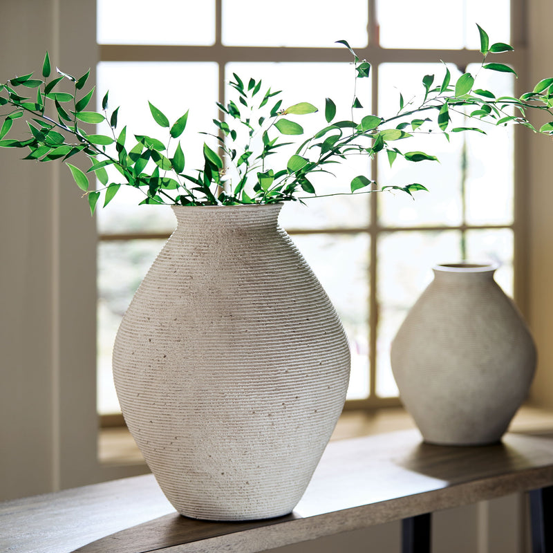 Hannela - Vase - R&R Furniture Gallery (Fountain Valley, CA)