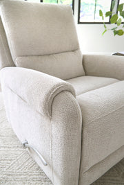 Gentry - Manual Swivel Glider Recliner - R&R Furniture Gallery (Fountain Valley, CA)