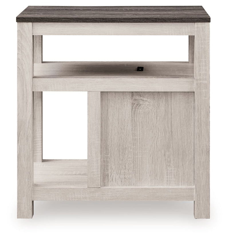 Fendenmore - Chair Side End Table - R&R Furniture Gallery (Fountain Valley, CA)