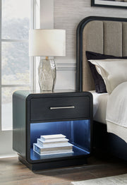 Rowanbeck - One Drawer Night Stand - Black - R&R Furniture Gallery (Fountain Valley, CA)