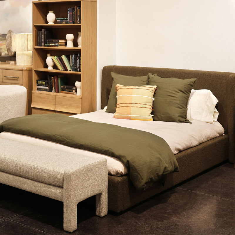Tobias - Bed