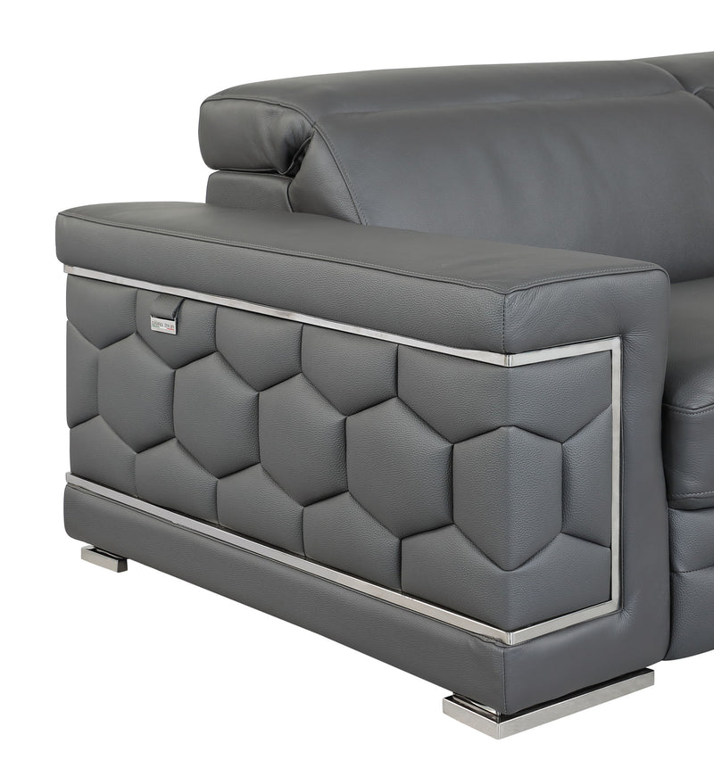 692 - Loveseat - R&R Furniture Gallery (Fountain Valley, CA)