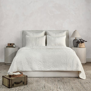 Bari - Velvet Quilt Set