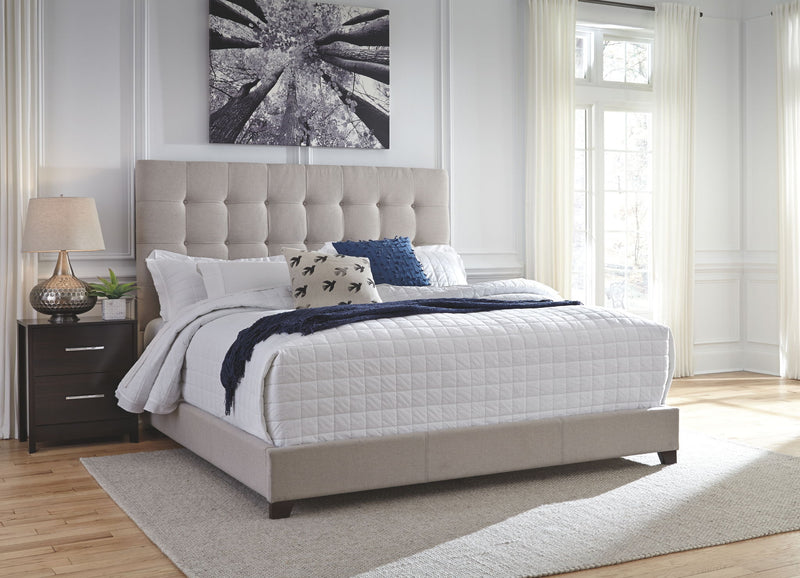 Dolante - Upholstered Bed - R&R Furniture Gallery (Fountain Valley, CA)