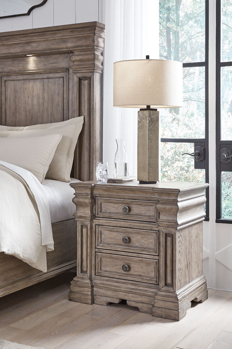 Blairhurst - Three Drawer Night Stand - Light Grayish Brown - R&R Furniture Gallery (Fountain Valley, CA)