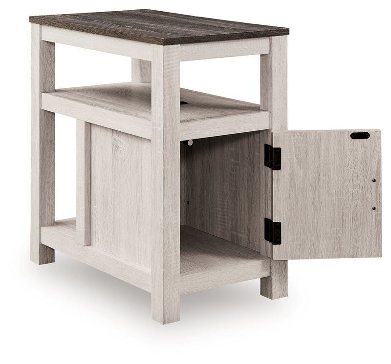 Fendenmore - Chair Side End Table - R&R Furniture Gallery (Fountain Valley, CA)