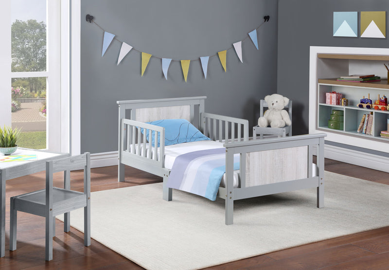 Connelly - Reversible Panel Toddler Bed - R&R Furniture Gallery (Fountain Valley, CA)