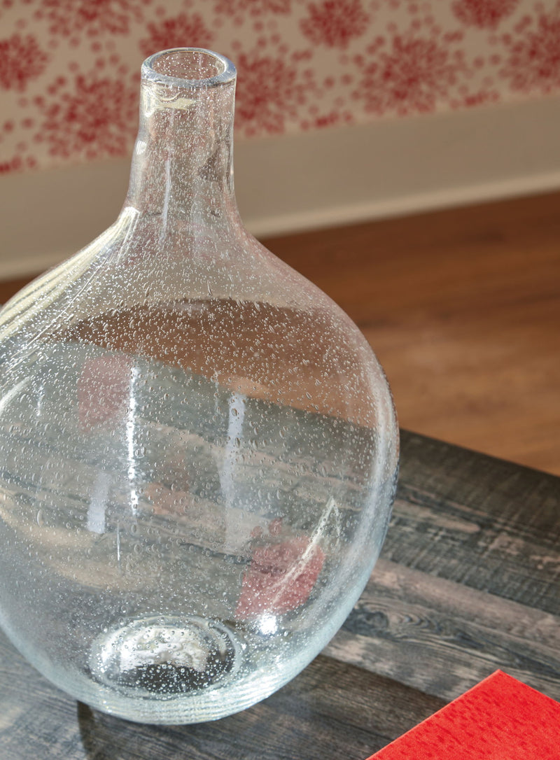 Kurthorne - Vase - R&R Furniture Gallery (Fountain Valley, CA)