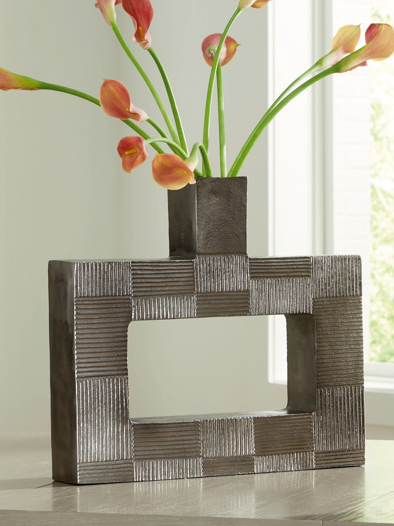 Wrengrove - Vase - R&R Furniture Gallery (Fountain Valley, CA)