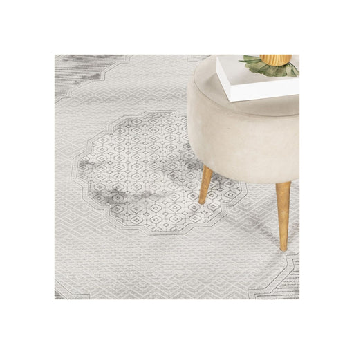 Geometrix - 5'3" X 7'3" Medallion Area Rug With Geometric 3D Effect - Ivory / Gray - R&R Furniture Gallery (Fountain Valley, CA)