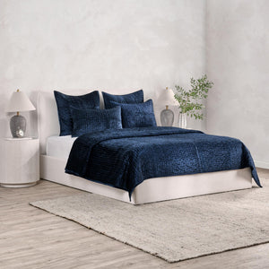 Bari - Velvet Quilt Collection