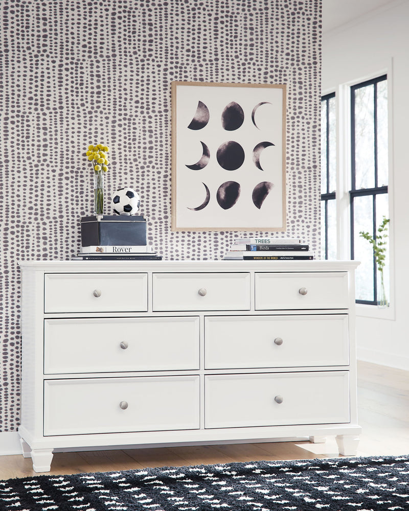 Fortman - Dresser - White - R&R Furniture Gallery (Fountain Valley, CA)