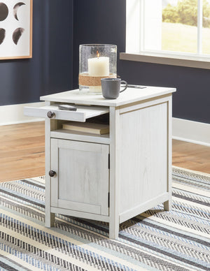 Treytown - Chair Side End Table - R&R Furniture Gallery (Fountain Valley, CA)