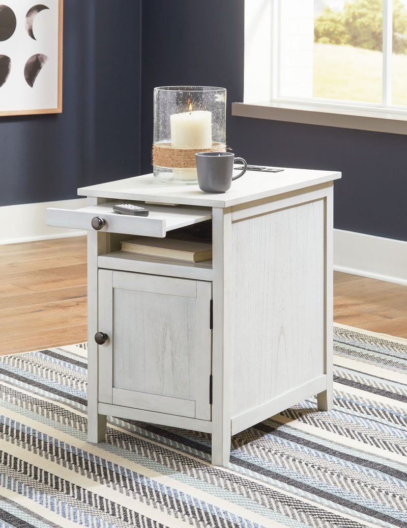 Treytown - Chair Side End Table - R&R Furniture Gallery (Fountain Valley, CA)